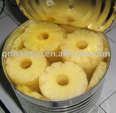 pineapple slice in tin