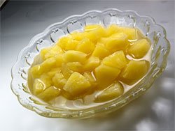 canned pineapple piece in light syrup