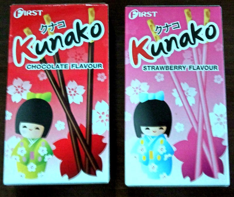 Chocolate and strawberry flavor biscuit sticks