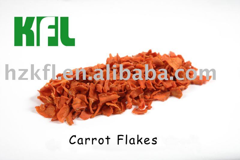 Dried carrot flakes:9x9mm