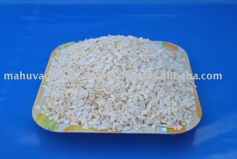DEHYDRATED WHITE ONION CHOPED