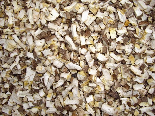 Dehydrated mushroom granules