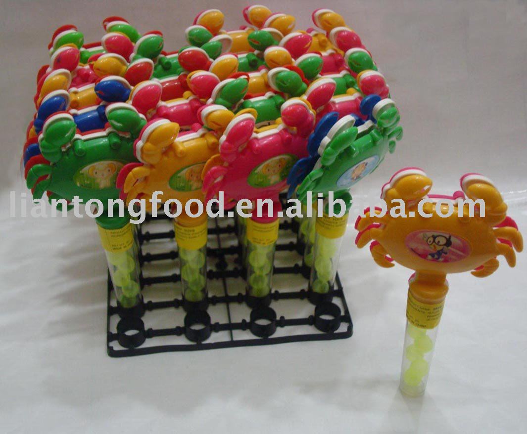  crab   toy  with  candy 