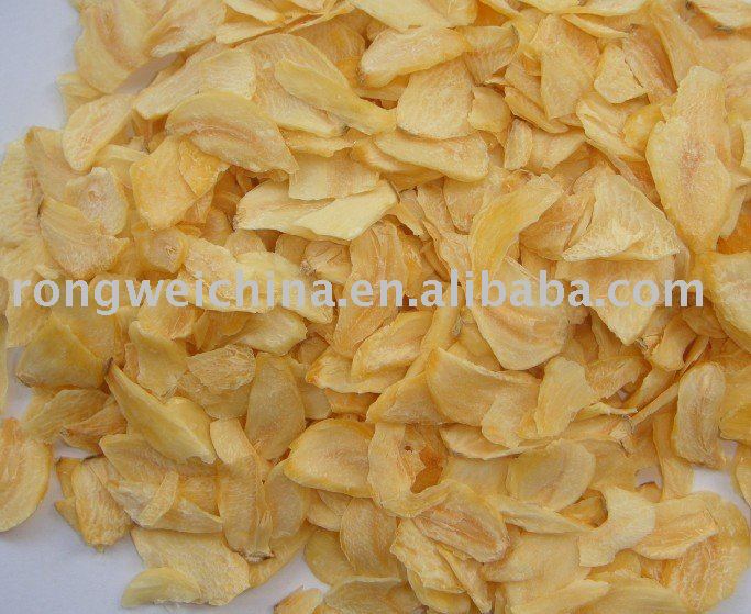 Dehytrated  garlic flakes , first  grade.