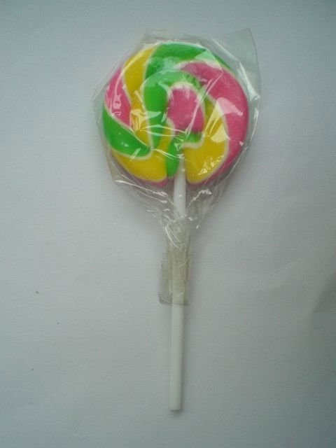  twist   hard   candy  lollipop