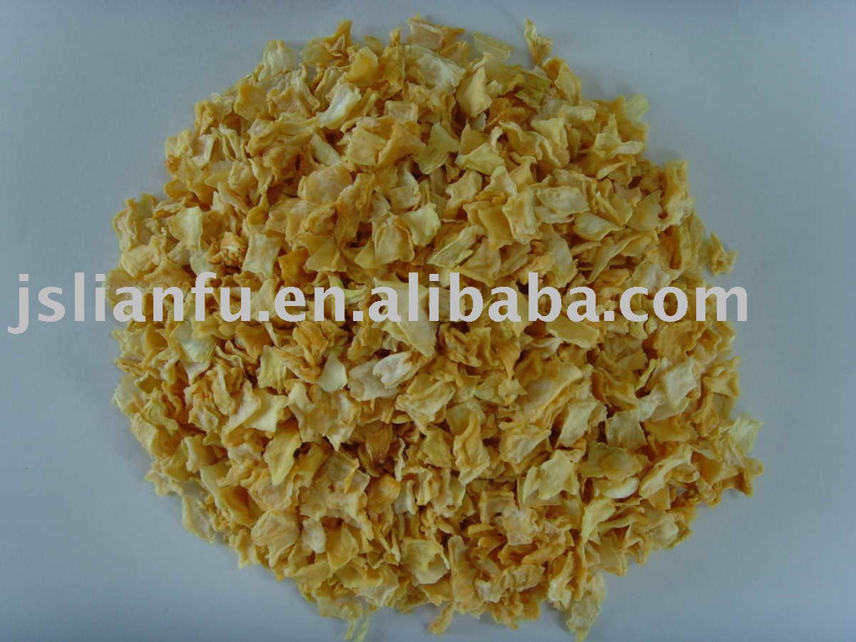 sell dehydrated yellow onion flakes 10x10mm