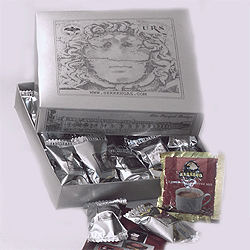  Candy  In  Paper   Box 