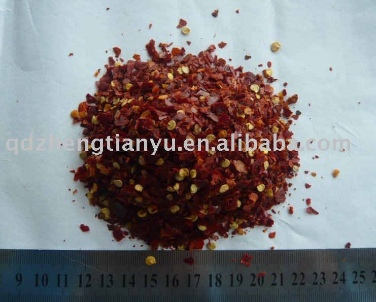 Crushed paprika with seeds