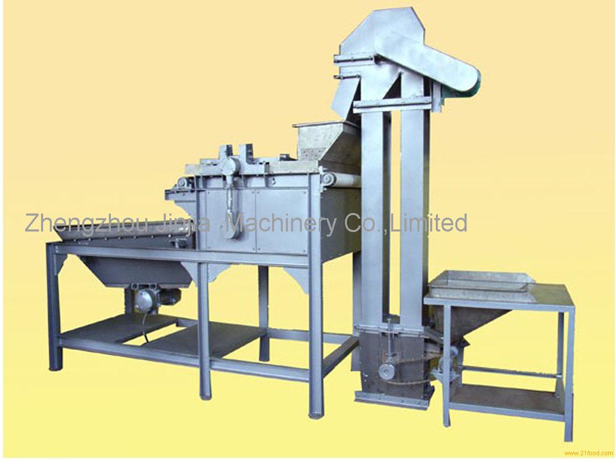 Peanut skin peeling and half breaker or separator processing machine