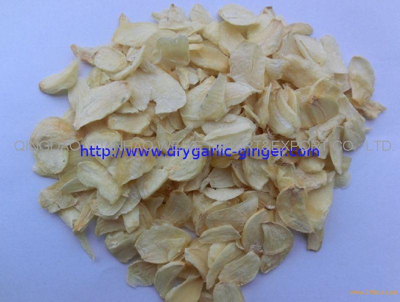 DRY GARLIC FLAKES (with root new crop)