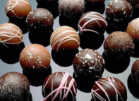 Eating dark chocolate benefit to Heart
