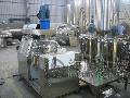 Vacuum emulsification machine