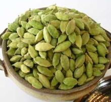 green cardamon spices