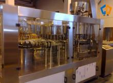 .Pressure filling capping 3-in-1 unit machine