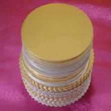 Scalloped silver cake circles