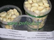 Peeled  garlic  in plastic  box 