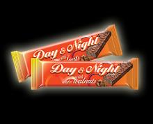  DAY  AND  NIGHT  WAFER WITH WALNUT STUFFING AND MILK-AND-CACAO GLAZE 42g