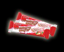 WAFER YOLLI WITH CREAM STRAWBERRY AND MILK COATING
