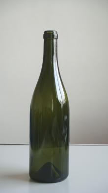 750ml burgundy wine bottle in green color