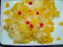 canned fruit cocktail