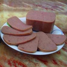 Canned beef luncheon meat