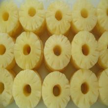 Canned pineapple in syrup