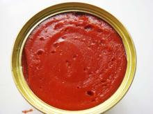 Canned tomato paste