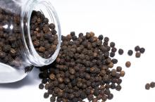 Supercritical  CO2  Extracted Black Piper Nigrum Essential Oil