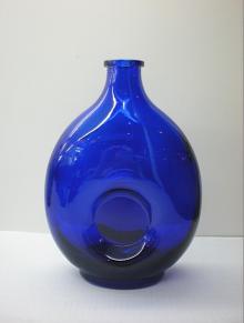 true color wine bottle