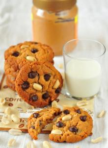 Soft Butter Cookies with Chocolate