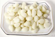 garlic cloves in brine
