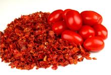 Sun  dried  tomato  flakes 
