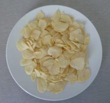  Air   dried   garlic  flakes