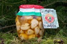  GARLIC  IN  OLIVE   OIL 