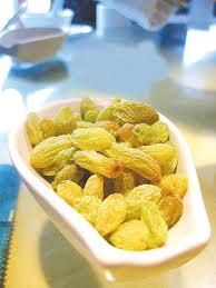dried green raisin