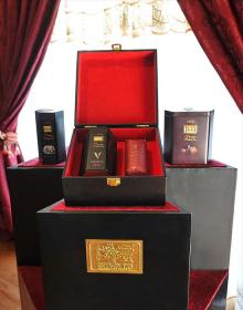 AZ Tea Exclusive Gift Selection of Premium Ceylon Tea & Cookies