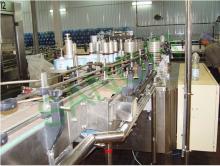 Automatic wet glue labeling machine
