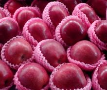 red apple