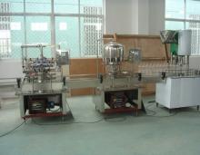 Small capacity Automatic bottle rinsing, filling and capping machine