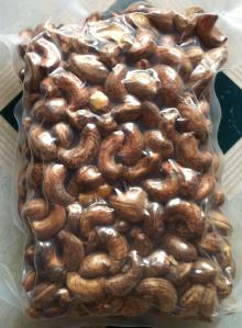 DRIED CASHEW NUTS