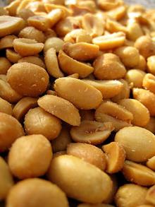 Roasted peanuts natural or with salt