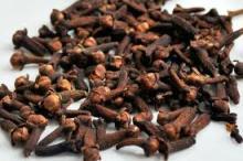 Quality clean cloves spices
