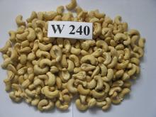 Raw cashew nuts