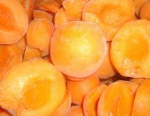 Frozen fruits apricot halves/ diced