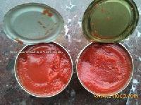 Canned tomato paste