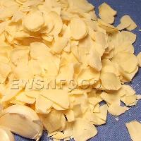 Air dried garlic flakes