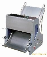 Bread slicer