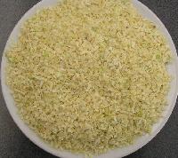 Dried onion granule