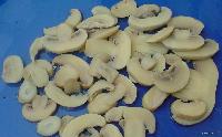 slice champignons in vinegar