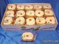 Small round  cake   cream   filling 